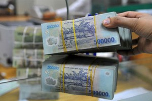 Ngân hàng thừa vốn, doanh nghiệp "đói meo"